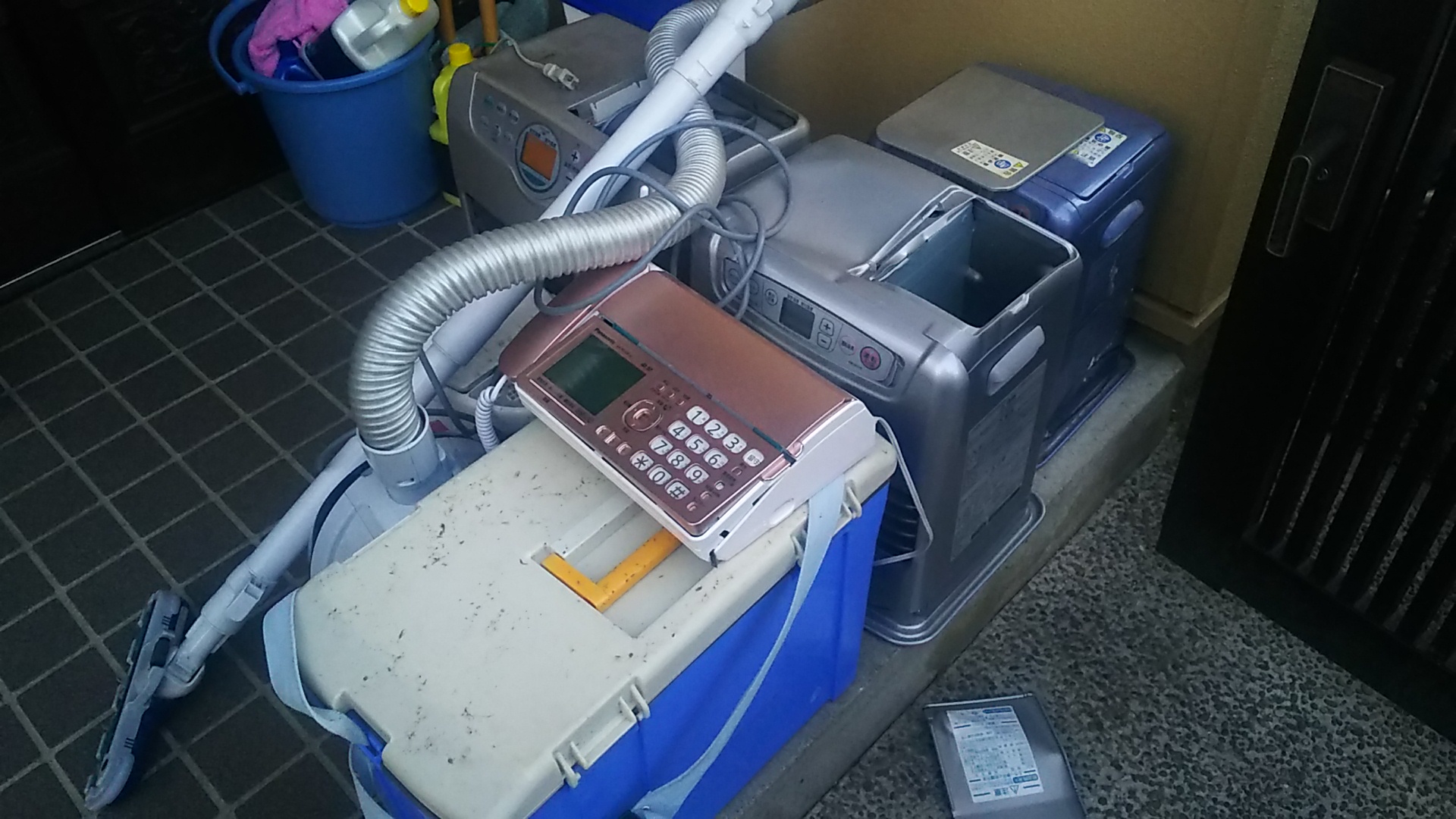 豊田市 灯油の入った電気ストーブの回収と処分が出来る業者のですか 便利屋 株 Cgs豊田店 豊田や刈谷市周辺の不用品回収 草刈り等何でも